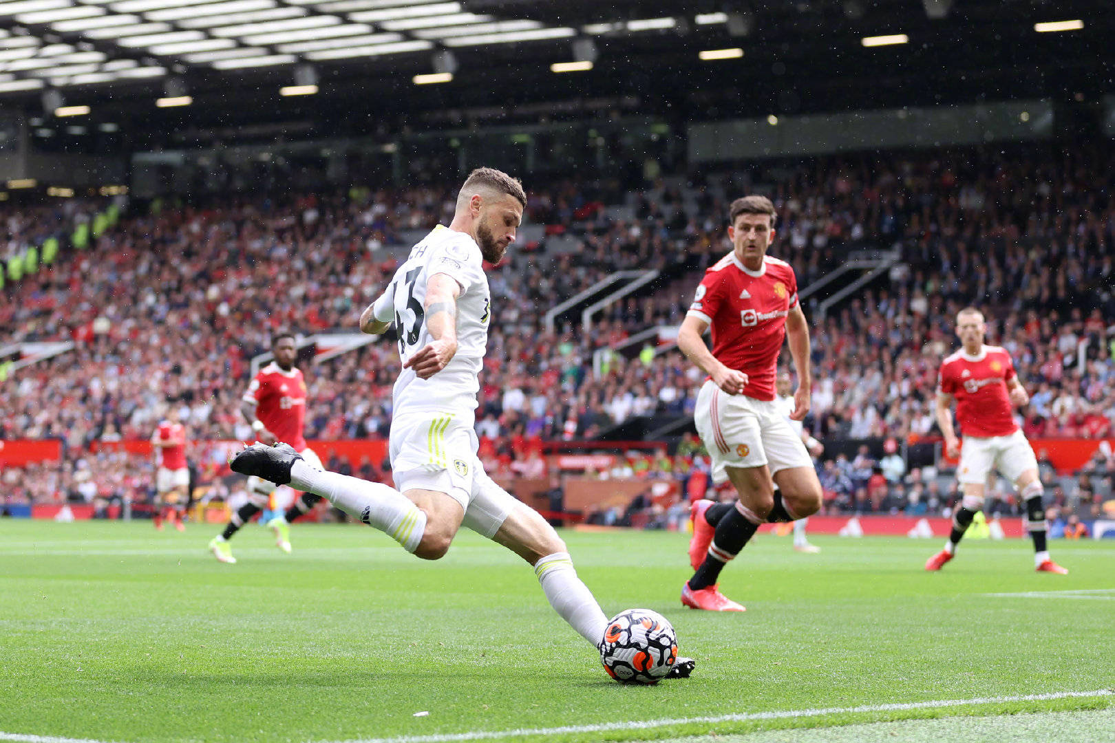 众屏息凝神 众屏息凝神